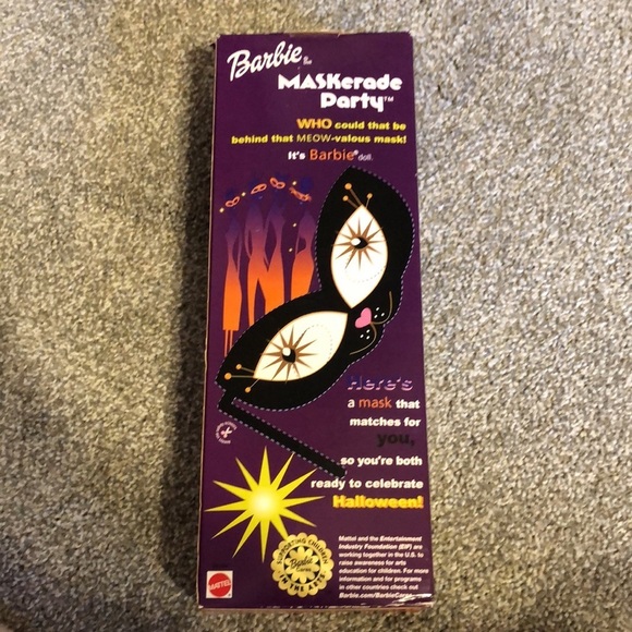 NIB Vintage Maskerade Barbie Halloween - Picture 4 of 4